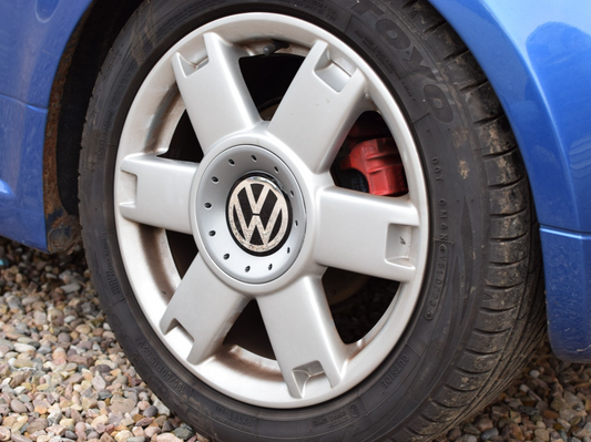 VW Lupo GTI Bathurst wheel centre cap 6E0601149A – alternate view 2