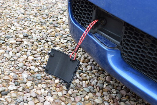 VW Lupo GTI right tow eye cover with strap – alternate view 2