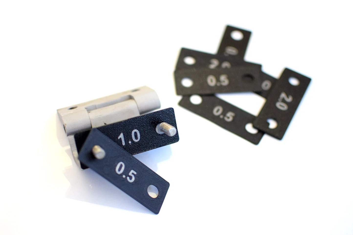 Classic Mini door alignment shim kit 0.5/1/2mm – alternate view 4