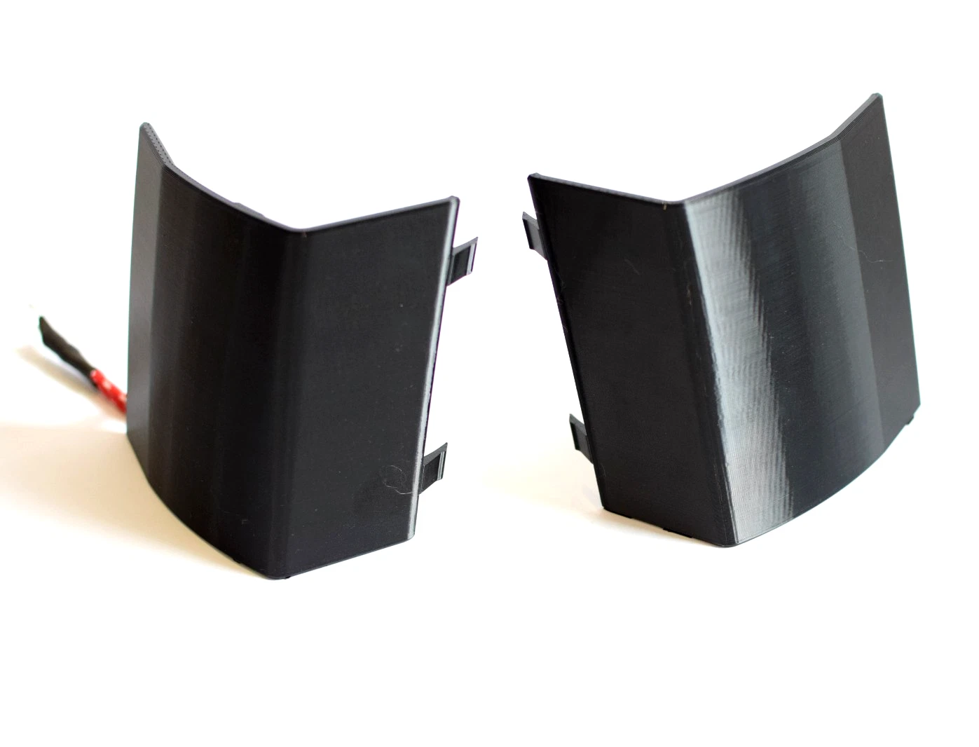 VW Lupo GTI tow eye covers with straps – alternate view 9